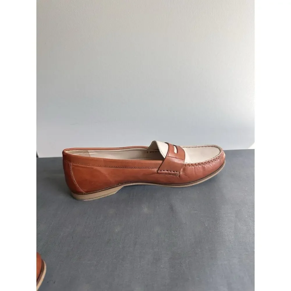 Cole Haan Women’s 7.5B Two Tone Loafer Slip On Cream Brown Faux Leather Upper